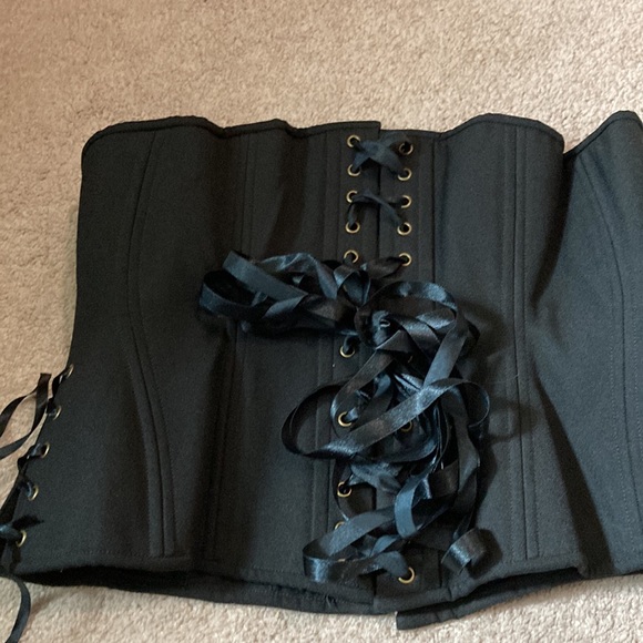 Timeless trends corset - Picture 2 of 3